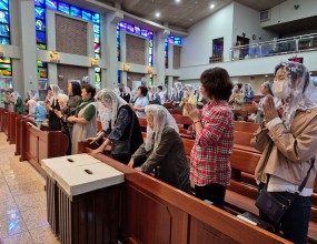 2025년 10월 2일 오전 10시 미사 중
본당의 어르신들과 환자를 위한 병자 성사가 있었습니다.