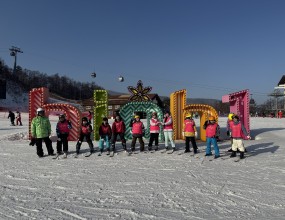 2026년 1월 16일 ~ 18일 2박 3일간 복사단 어린이들이 하이원 스키장으로 스키캠프를 다녀왔습니다.
스키 강습도 받고 야간 스키까지 즐기며 잘 놀다 왔습니다!
아이들 체력 어메이징 ~  
신부님 감사합니다~