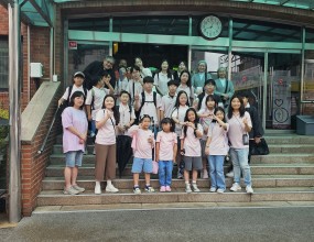 일시 : 2025년 7월 18일 (금)
장소 : 경기도 양주 송암 스페이스 센터(일일 천문 우주 과학 교실)

경기도 양주군 장흥면 산 정상에 위치한 송암스페이스는 세계 최대 규모의 테마파크로
다양한 프로그램과 시설을 즐길 수 있는 새로운 형태의 천체 관측소입니다.
수녀님과 주일학교 학생들 및 부모님들은 이곳에서 망원경으로는 볼 수 없는 광대한 우주의 모습을
관측하고 즐거운 시간을 보내고 왔습니다.
